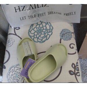 EVA Material. Indoor And Outdoor Sandals